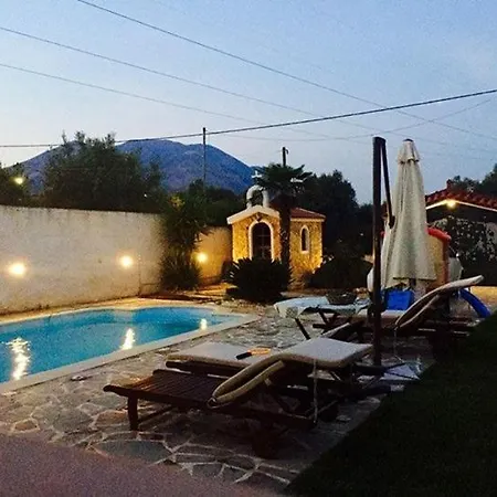 Dimis Swimming Pool Small فيلة *